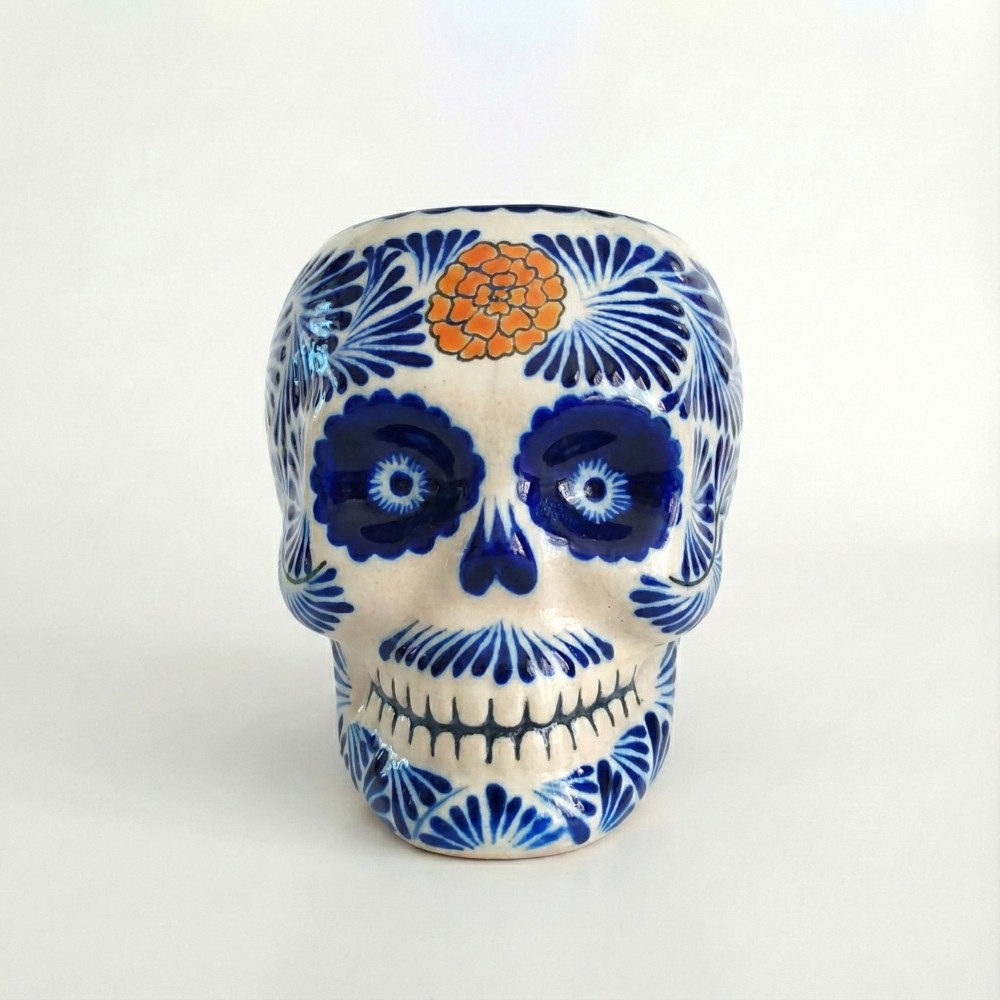 El Taller de Talavera, Taza calavera, Taza de Talavera, Talavera mexicana, Taza Día de Muertos, Taza artesanal, Taza decorativa, Calavera Talavera, Taza hecha a mano, Artesanía Puebla, Taza original regalo, Arte mexicano, Cultura mexicana, Regalo único