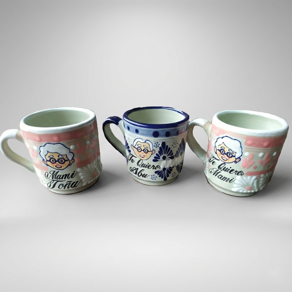 El Taller de Talavera, taza tipo tarro talavera, taza azul artesanal, cerámica poblana, taza floreada hecha a mano, regalos mexicanos, Talavera Puebla, tarro de barro pintado, taza grande artesanal